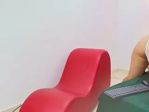 Snapshot of RominaKleiin chatting on 01/29/25, 09:39 RominaKleiin online show from 01/29/25, 09:39