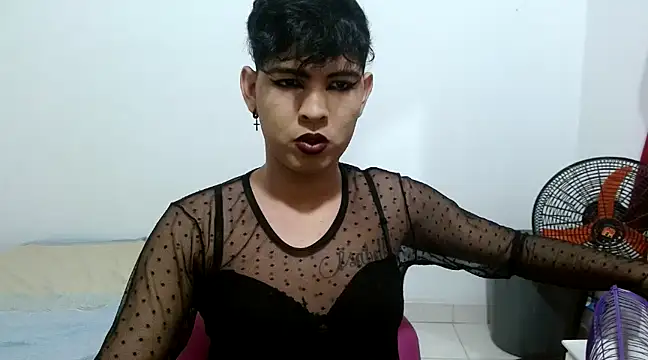 Snapshot of estefania224 chatting on 02/21/25, 07:34 estefania224 online show from 02/21/25, 07:34