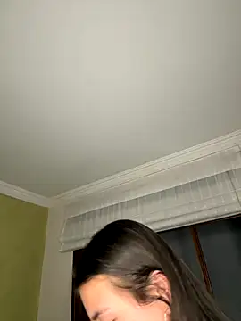 aurora divine online show from 09/11/25, 12:33