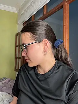 aurora divine online show from 10/02/25, 10:50