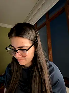 aurora divine online show from 11/12/25, 10:52