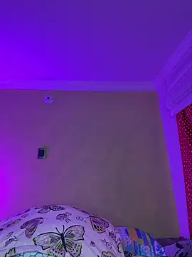 aurora divine online show from 02/23/26, 09:01