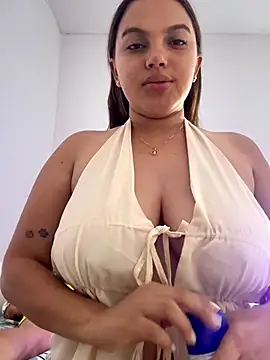 Snapshot of vivicolibri chatting on 10/05/25, 05:22 vivicolibri online show from 10/05/25, 05:22