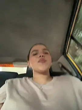 Snapshot of vivicolibri chatting on 12/01/25, 08:58 vivicolibri online show from 12/01/25, 08:58