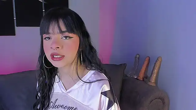 Snapshot of maddy_walker chatting on 01/14/25, 08:37 maddy walker online show from 01/14/25, 08:37