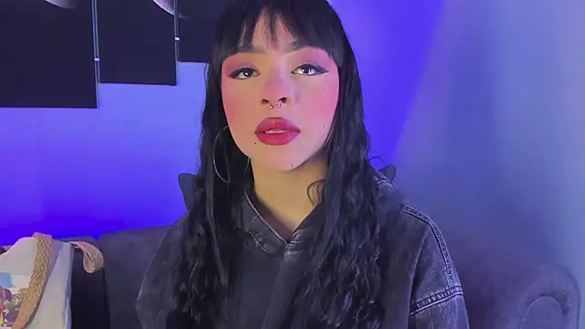 Snapshot of maddy_walker chatting on 03/01/25, 07:59 maddy walker online show from 03/01/25, 07:59