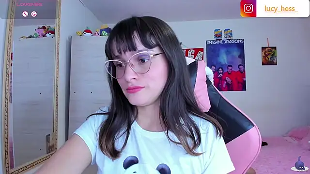 Snapshot of Lucyy-hess chatting on 07/15/26, 09:53 Lucyy-hess online show from 07/15/26, 09:53