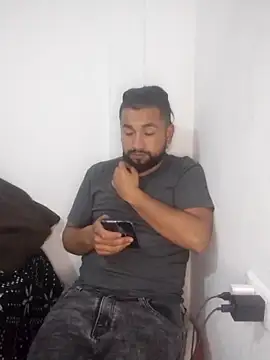 Snapshot of sabor_Latino_bdsm chatting on 03/09/25, 01:48 sabor Latino bdsm online show from 03/09/25, 01:48