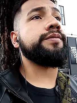 Snapshot of sabor_Latino_bdsm chatting on 09/30/25, 05:18 sabor Latino bdsm online show from 09/30/25, 05:18