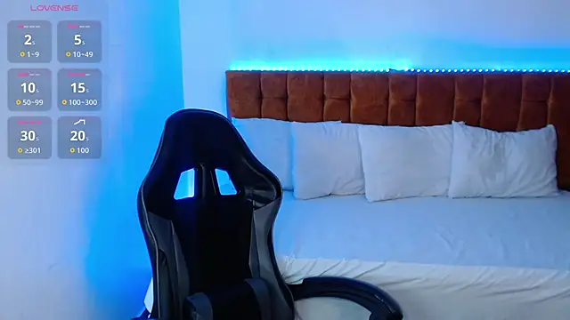 alexiaaross online show from 11/19/25, 07:36