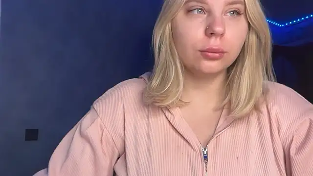 Thalia  Star online show from 11/04/25, 05:28