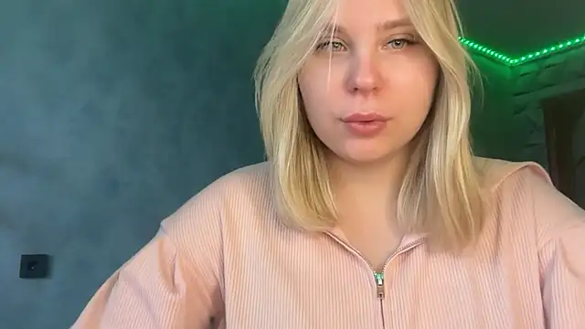 Thalia  Star online show from 11/25/25, 09:09