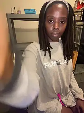 Snapshot of choclatepeaach chatting on 11/05/25, 06:46 choclatepeaach online show from 11/05/25, 06:46