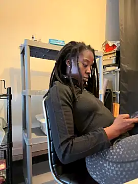 Snapshot of choclatepeaach chatting on 11/05/25, 09:04 choclatepeaach online show from 11/05/25, 09:04