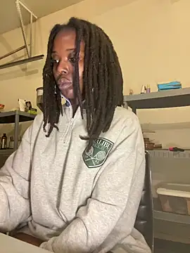 Snapshot of choclatepeaach chatting on 11/25/25, 11:43 choclatepeaach online show from 11/25/25, 11:43