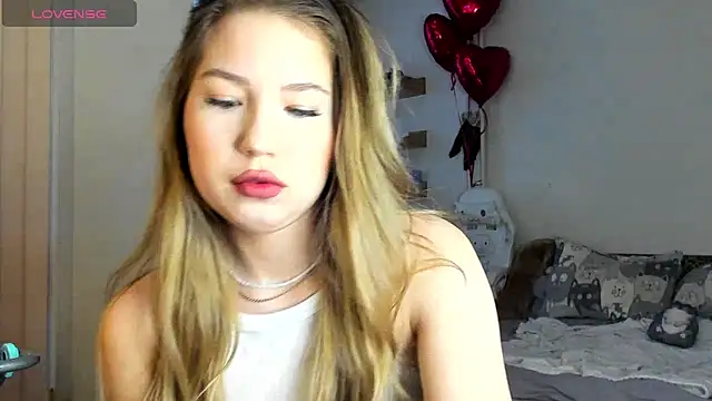 Snapshot of StefaTaylor chatting on 02/27/25, 12:02 StefaTaylor online show from 02/27/25, 12:02