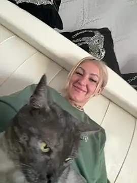 Snapshot of MazeSin chatting on 01/09/26, 08:06 MazeSin online show from 01/09/26, 08:06