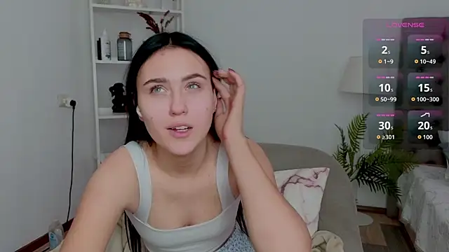 Snapshot of CooperAllana chatting on 12/23/25, 08:23 CooperAllana online show from 12/23/25, 08:23