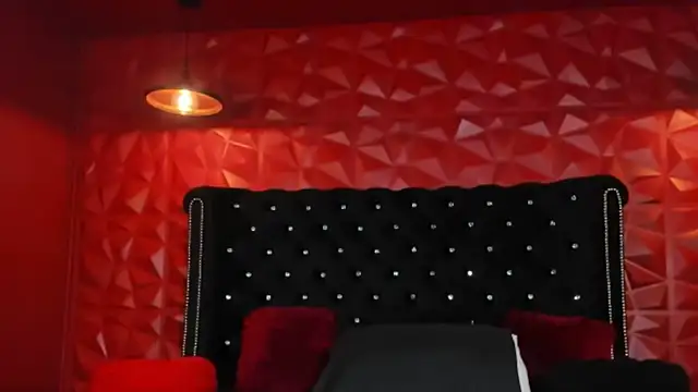 Snapshot of KendralHolson chatting on 03/20/25, 04:51 KendralHolson online show from 03/20/25, 04:51