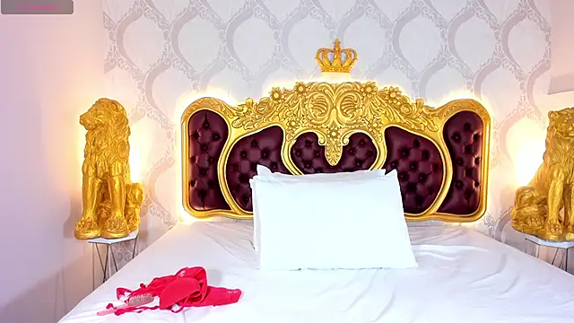 Snapshot of KendralHolson chatting on 10/02/25, 04:30 KendralHolson online show from 10/02/25, 04:30