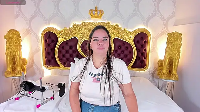 Snapshot of KendralHolson chatting on 10/24/25, 04:31 KendralHolson online show from 10/24/25, 04:31