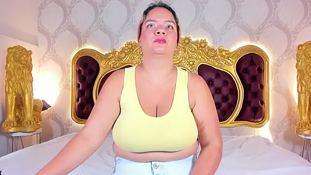 Snapshot of KendralHolson chatting on 11/28/25, 04:15 KendralHolson online show from 11/28/25, 04:15