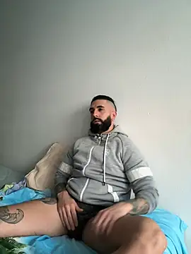 Snapshot of Gioeltoro89 chatting on 01/08/25, 03:50 Gioeltoro89 online show from 01/08/25, 03:50