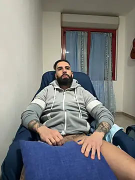 Snapshot of Gioeltoro89 chatting on 01/08/25, 07:13 Gioeltoro89 online show from 01/08/25, 07:13