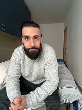 Snapshot of Gioeltoro89 chatting on 03/07/25, 04:22 Gioeltoro89 online show from 03/07/25, 04:22