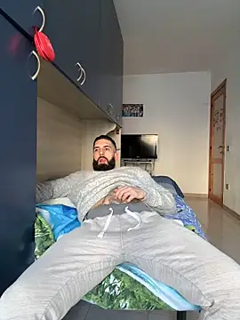 Snapshot of Gioeltoro89 chatting on 03/11/25, 03:45 Gioeltoro89 online show from 03/11/25, 03:45