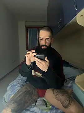 Snapshot of Gioeltoro89 chatting on 02/02/26, 07:23 Gioeltoro89 online show from 02/02/26, 07:23