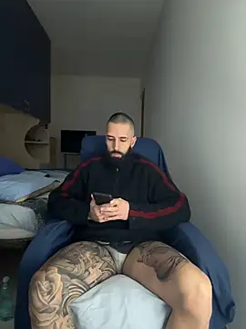 Snapshot of Gioeltoro89 chatting on 02/08/26, 03:48 Gioeltoro89 online show from 02/08/26, 03:48