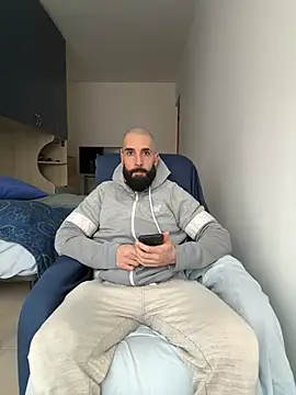 Snapshot of Gioeltoro89 chatting on 03/06/26, 03:52 Gioeltoro89 online show from 03/06/26, 03:52