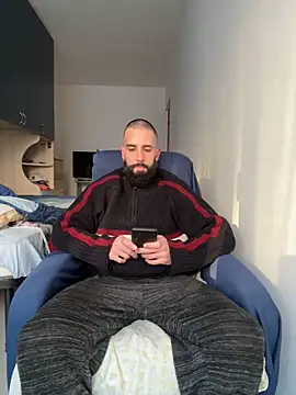 Snapshot of Gioeltoro89 chatting on 03/24/26, 04:23 Gioeltoro89 online show from 03/24/26, 04:23