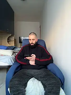 Snapshot of Gioeltoro89 chatting on 03/25/26, 04:46 Gioeltoro89 online show from 03/25/26, 04:46