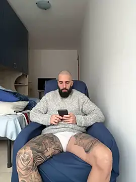 Snapshot of Gioeltoro89 chatting on 04/03/26, 02:37 Gioeltoro89 online show from 04/03/26, 02:37