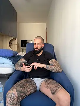 Snapshot of Gioeltoro89 chatting on 04/24/26, 03:14 Gioeltoro89 online show from 04/24/26, 03:14