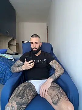 Snapshot of Gioeltoro89 chatting on 05/15/26, 02:57 Gioeltoro89 online show from 05/15/26, 02:57