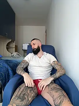 Snapshot of Gioeltoro89 chatting on 05/16/26, 03:33 Gioeltoro89 online show from 05/16/26, 03:33