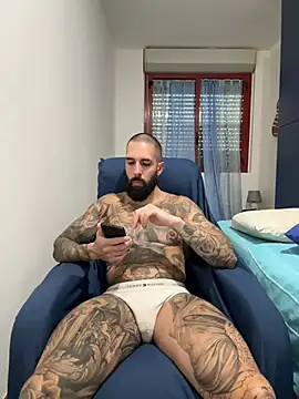 Snapshot of Gioeltoro89 chatting on 06/11/26, 06:17 Gioeltoro89 online show from 06/11/26, 06:17