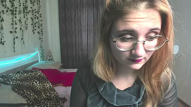 Miss Elsa  online show from 12/06/24, 08:15