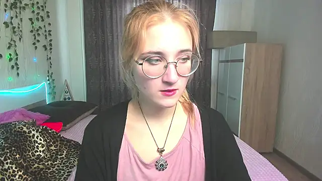 Miss Elsa  online show from 12/22/24, 07:11