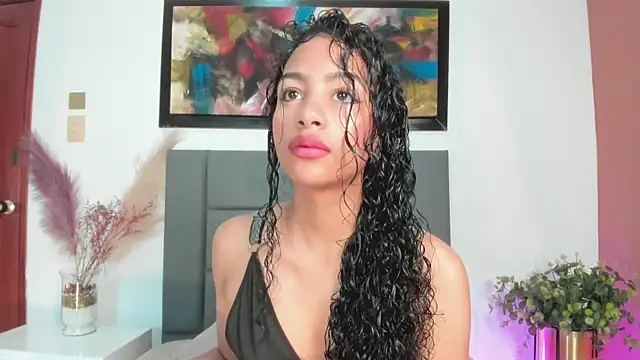 AntonellaHall  online show from 03/05/25, 11:49