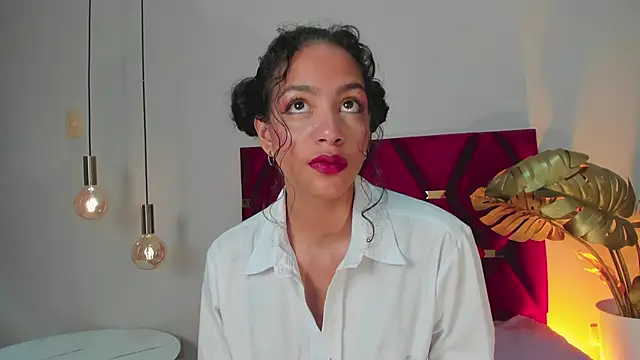 AntonellaHall  online show from 03/08/25, 12:20