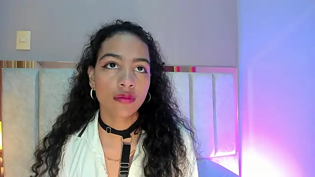 AntonellaHall  online show from 11/14/25, 11:42