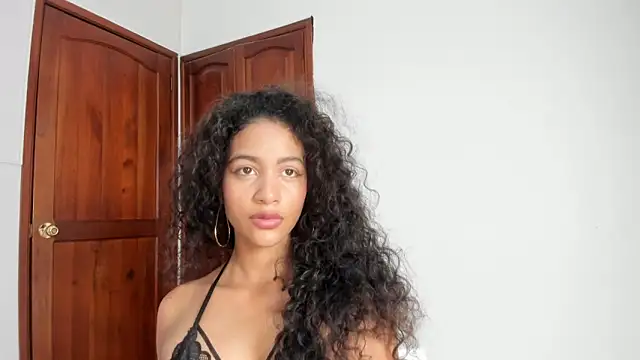 Snapshot of AntonellaHall_ chatting on 03/28/26, 06:18 AntonellaHall online show from 03/28/26, 06:18