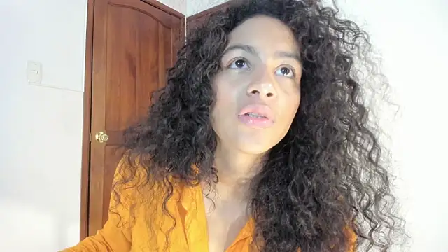 Snapshot of AntonellaHall_ chatting on 04/21/26, 06:34 AntonellaHall online show from 04/21/26, 06:34