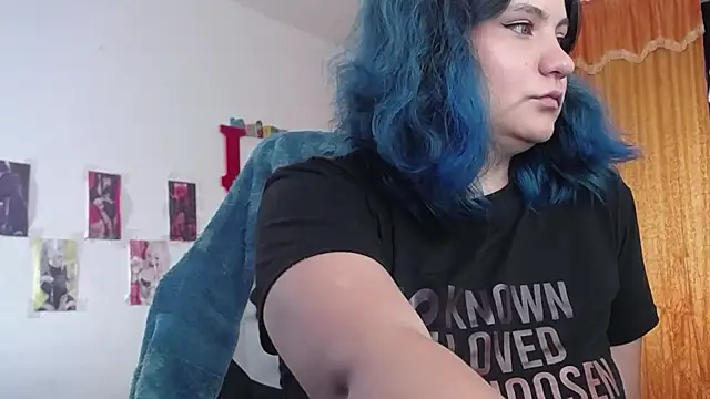 Snapshot of gigiqueen_18 chatting on 11/10/25, 07:24 gigiqueen 18 online show from 11/10/25, 07:24