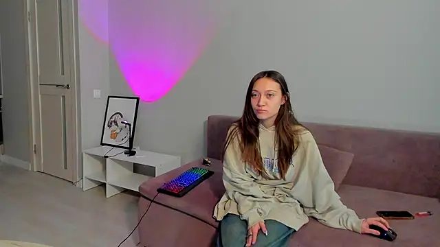 Snapshot of EllaSky_xoxo chatting on 01/28/25, 06:38 EllaSky xoxo online show from 01/28/25, 06:38