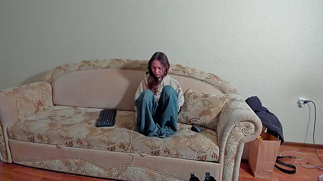 Snapshot of EllaSky_xoxo chatting on 03/20/25, 05:46 EllaSky xoxo online show from 03/20/25, 05:46